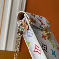 Louis Vuitton M13572 g2