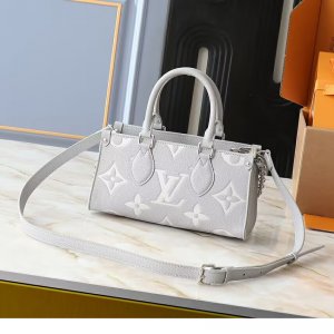 Louis Vuitton M14213 g1