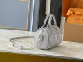 Louis Vuitton M12713 s1